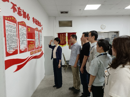 市工信局投资与合作处党支部1.jpg