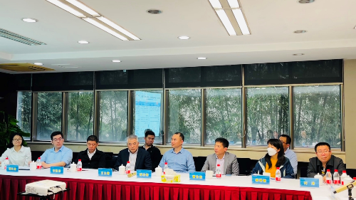 市工信局总工程师胡志刚带队赴广州创维、香雪制药调研服务_副本.jpg