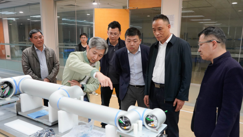 3.18市工信局装备工业处党支部赴广州里工实业有限公司开展支部共建活动_副本.png