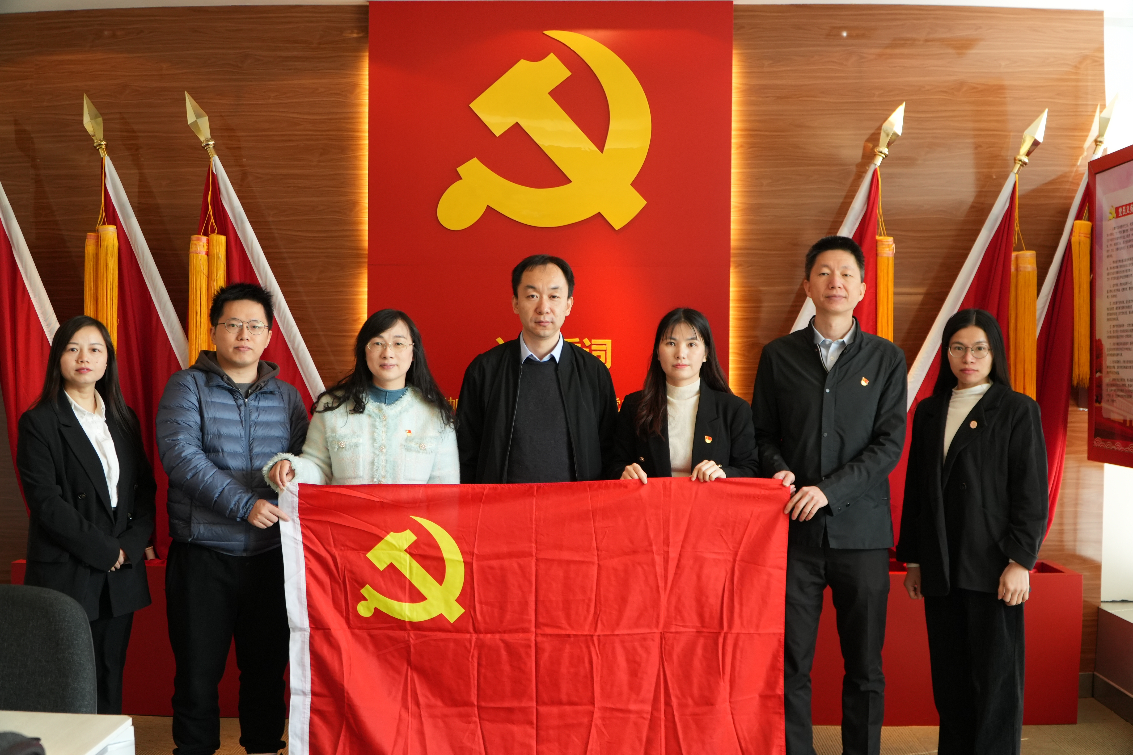 市工信局协调指导处党支部与广铝集团党支部开展支部共建活动.png